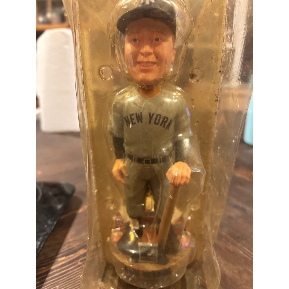 Lou Gehrig New York Yankees Cooperstown Collection Bobblehead Figure #4 Grey